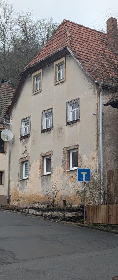 Thumbnail-Denkmalgeschütztes Bauernhaus in Wiesenttal mit Sanierungsbedarf