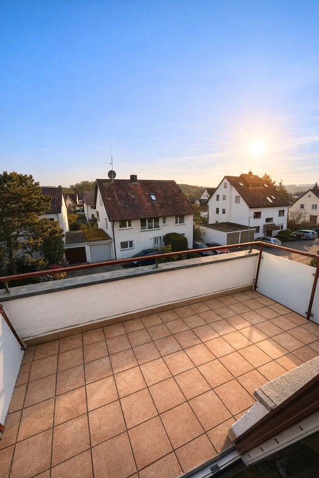 Thumbnail-Helle 2,5-Zimmer-Dachgeschosswohnung mit 2 Balkonen