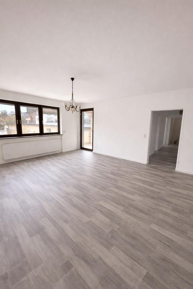 Thumbnail-2 ZKB mit Balkon+TG+Einbauküche,Neu renoviert, Idstein zentral