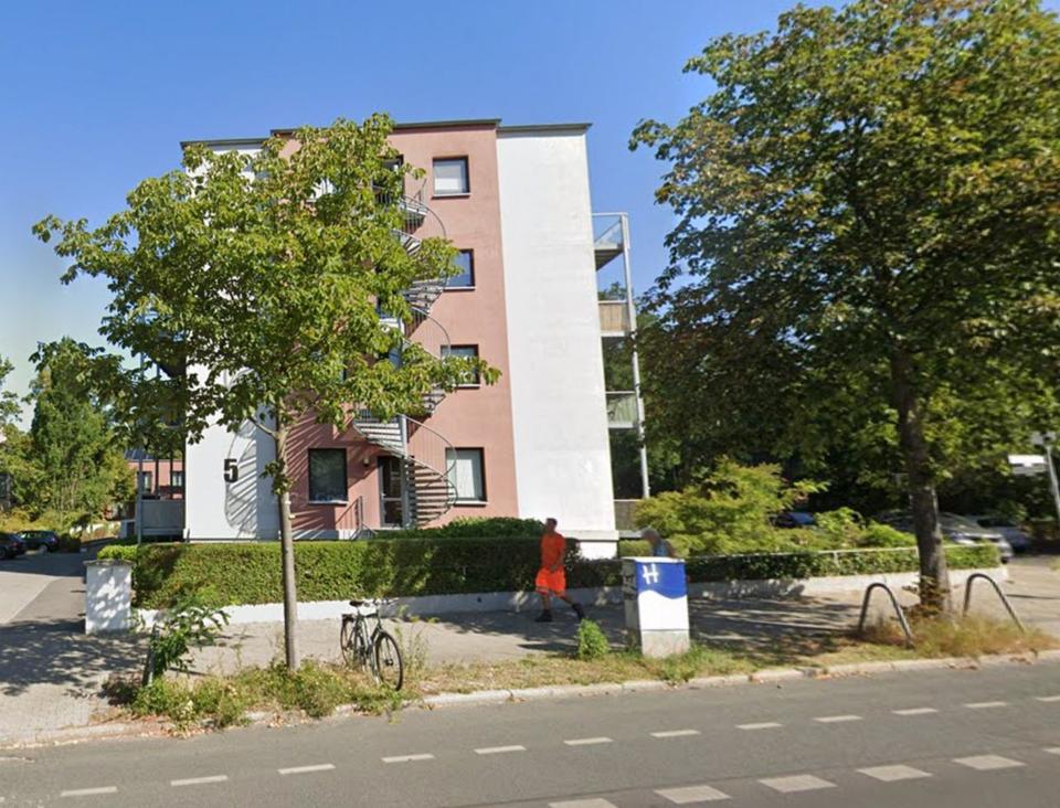 Thumbnail-Modern, fully furnished 1-room apartment with balcony