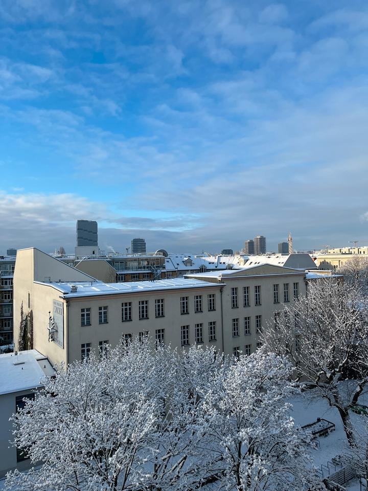 Thumbnail-Schöne helle 80m2 Wohnung in Friedrichshain zur Untermiete Januar
