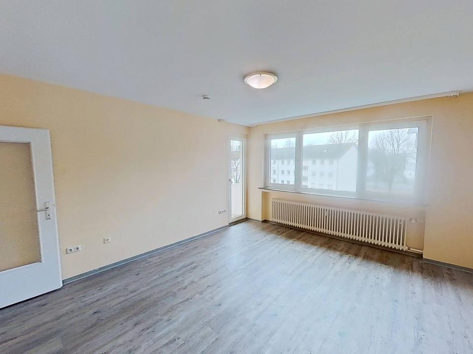 Thumbnail-Große 3-Zimmer-Wohnung mit BALKON und Tageslichtbad