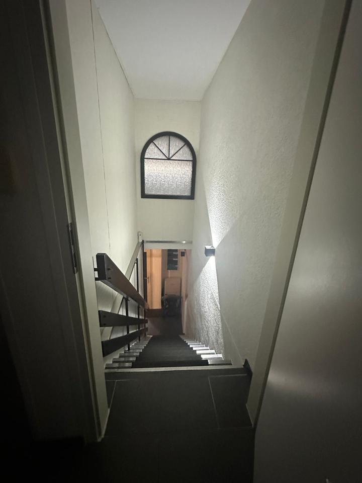 Thumbnail-Altbau-Obergeschoss-Wohnung mit Balkon & Einbauküche zu SOFORT!!!