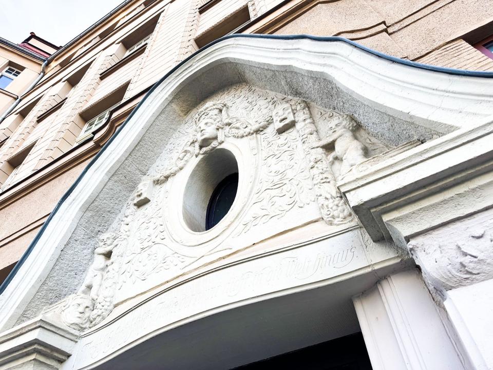 Thumbnail-Sonniges Altbau-Idyll – 3 Zi mit Balkon, Aufzug & Charme