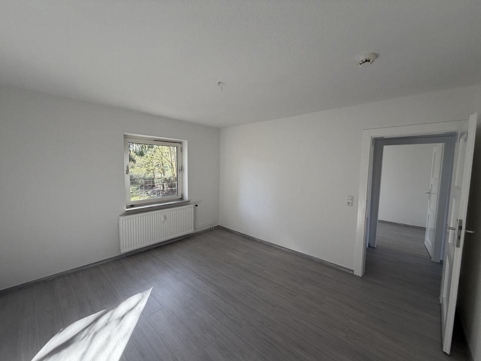 Thumbnail-Breslauer Straße 28, Thiede | Charmante 3-Zimmer-Wohnung in Top-Lage – Frisch renoviert & ideal für Pendler!