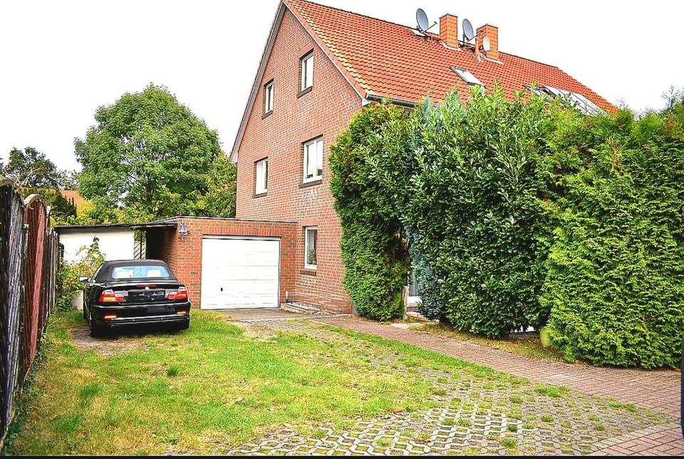 Thumbnail-Massive Doppelhaushälfte in Hamburg-Fischbek ohne Provision