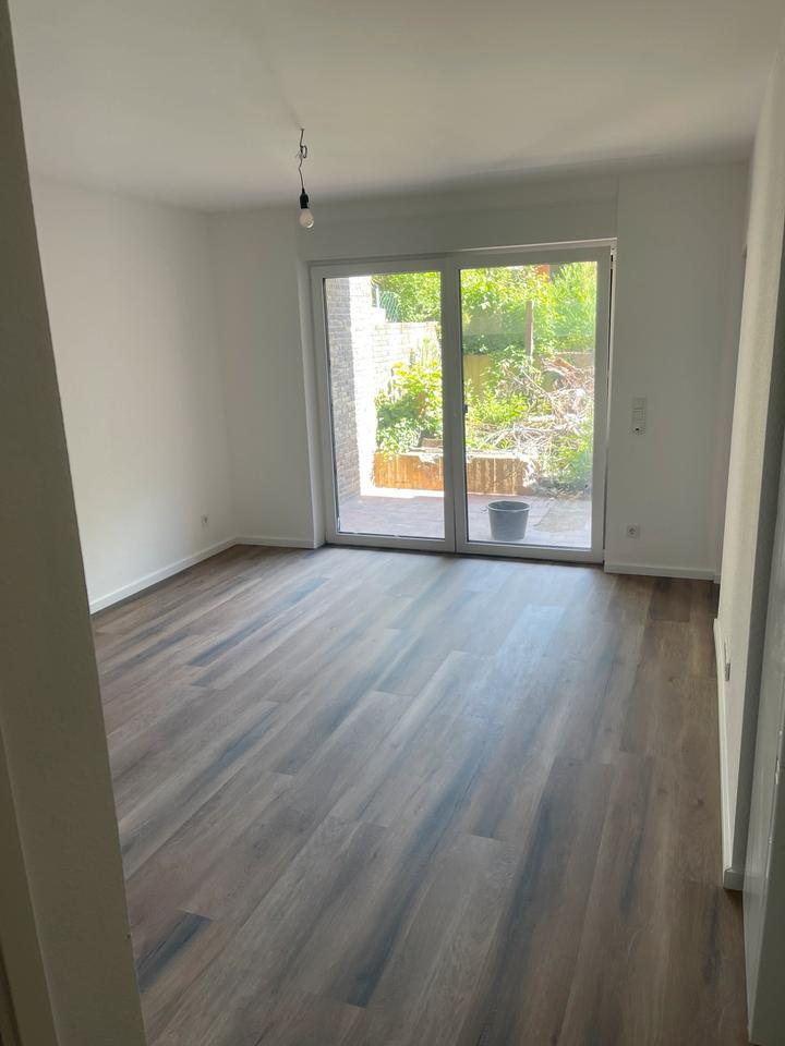 Thumbnail-Köln Esch WG-2 Zimmer ca. 45qm im Souterrain mit Küche, Internet