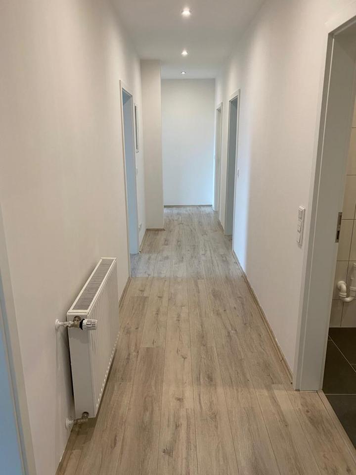 Thumbnail-Renovierte Wohnung Stadtmitte mit fünf Zimmern - WG-Geeignet