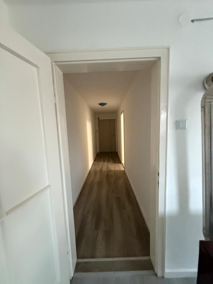 Thumbnail-Schöne teilrenovierte Wohnung mit Balkon in Amberg zu vermieten