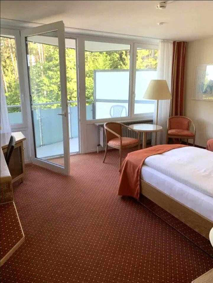 Thumbnail-Idyllische 1-Zimmer-Wohnung mit Balkon im Grünen