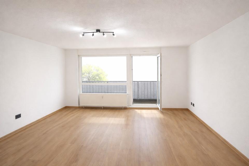 Thumbnail-Bezugsfrei & saniert: 1-Zimmer-ETW mit Balkon, Stellplatz