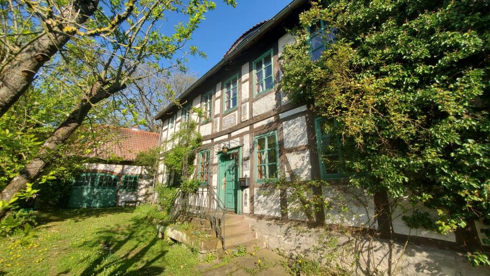 Thumbnail-Fachwerkhaus liebevoll gestaltet von Künstlerehepaar