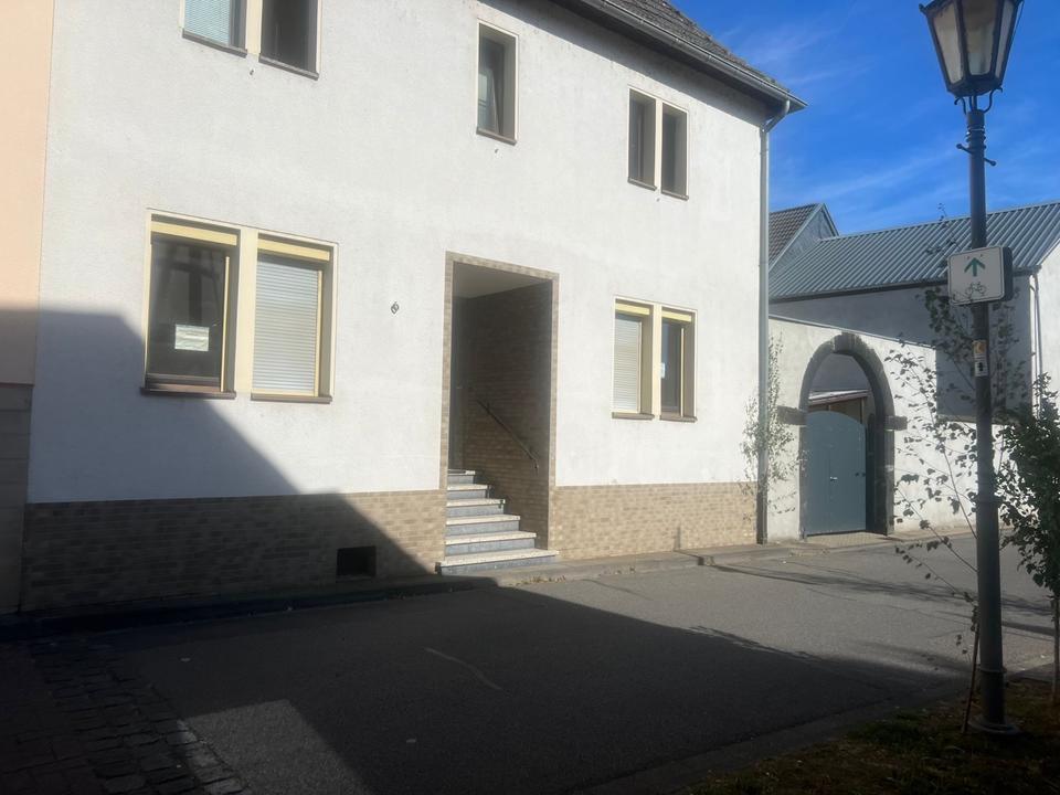Thumbnail-Freistehendes Einfamilienhaus in Rheinbrohl zu vermiet