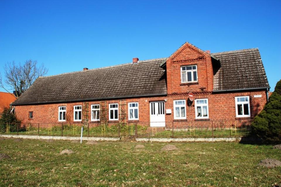 Thumbnail-Tolles Familienhaus mit großem Grundstück zu verkaufen