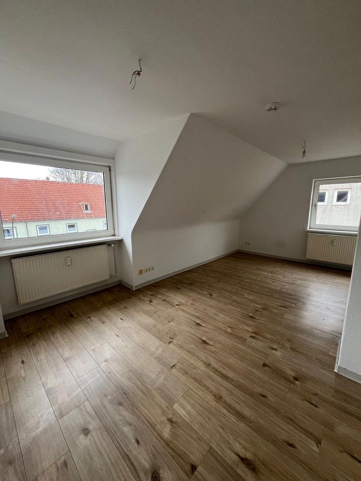 Thumbnail-Pappeldamm 93, Thiede | Charmante Dachgeschosswohnung zum Wohlfühlen – 2 Zimmer in ruhiger Lage in Salzgitter-Thiede