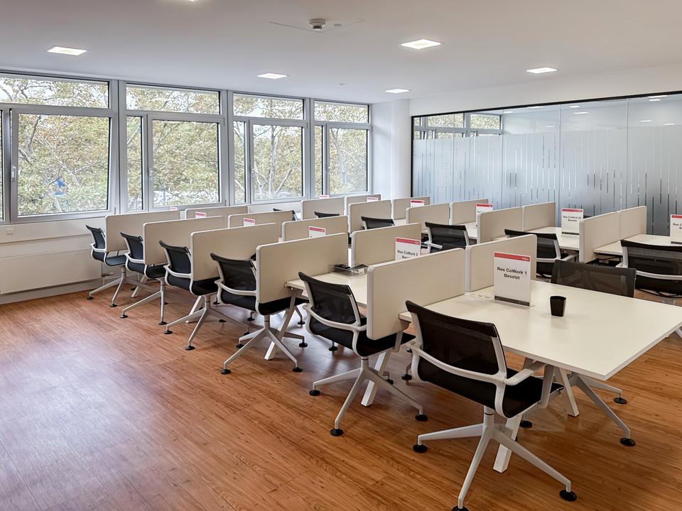 Thumbnail-Coworking-Bereich in REGUS Theodor-Heuss-Anlage