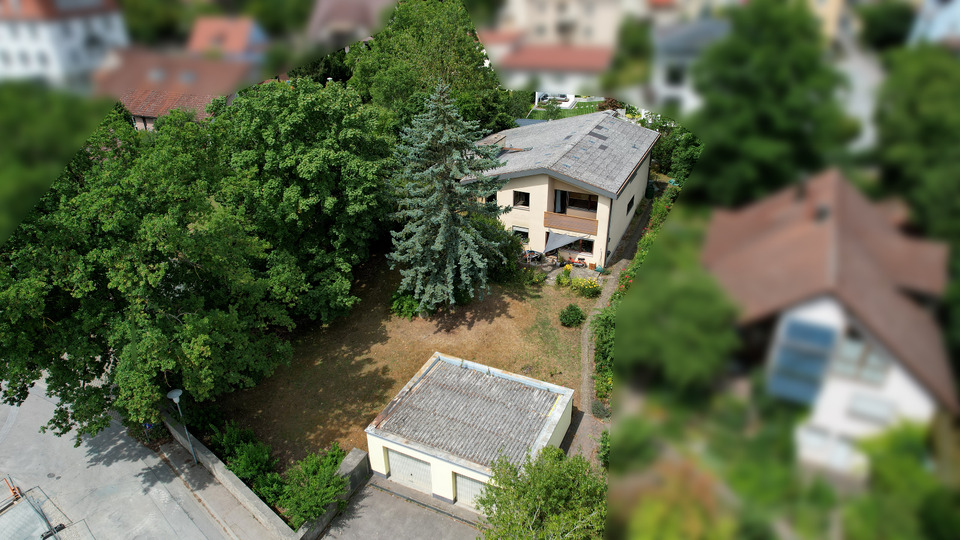 Thumbnail-Stadtnahes Einfamilienhaus mit Einliegerwohnung und Doppelgarage