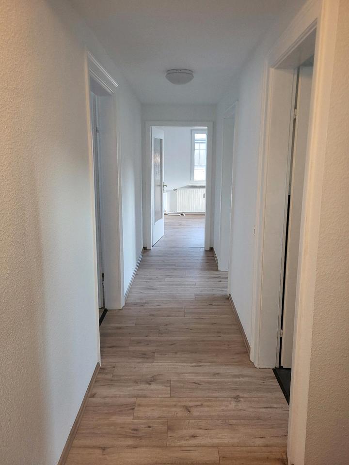 Thumbnail-Frisch renovierte 6-Zimmer-Wohnung in guter Lage zu vermieten