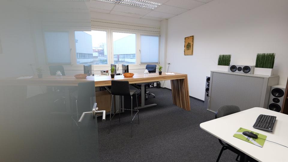 Thumbnail-Modernes 3–5-Personen-Büro – mit Vollausstattung, Getränke inklusive & flexible Wechseloptionen