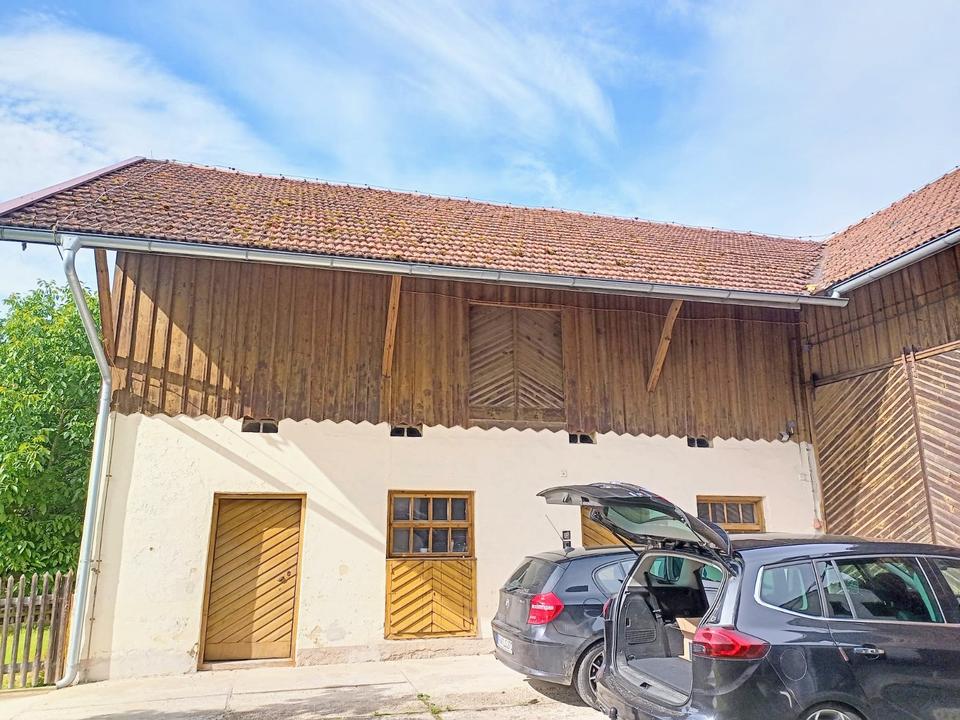 Thumbnail-Hofstelle- Mehrgenerationenhaus- Nebengebäuden und Baugrundstück