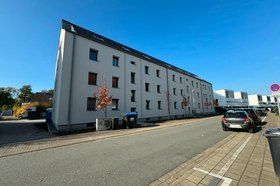 Thumbnail-* Neuwertige 3-ZKB Whg. mit Balkon nahe Lenkwerk *