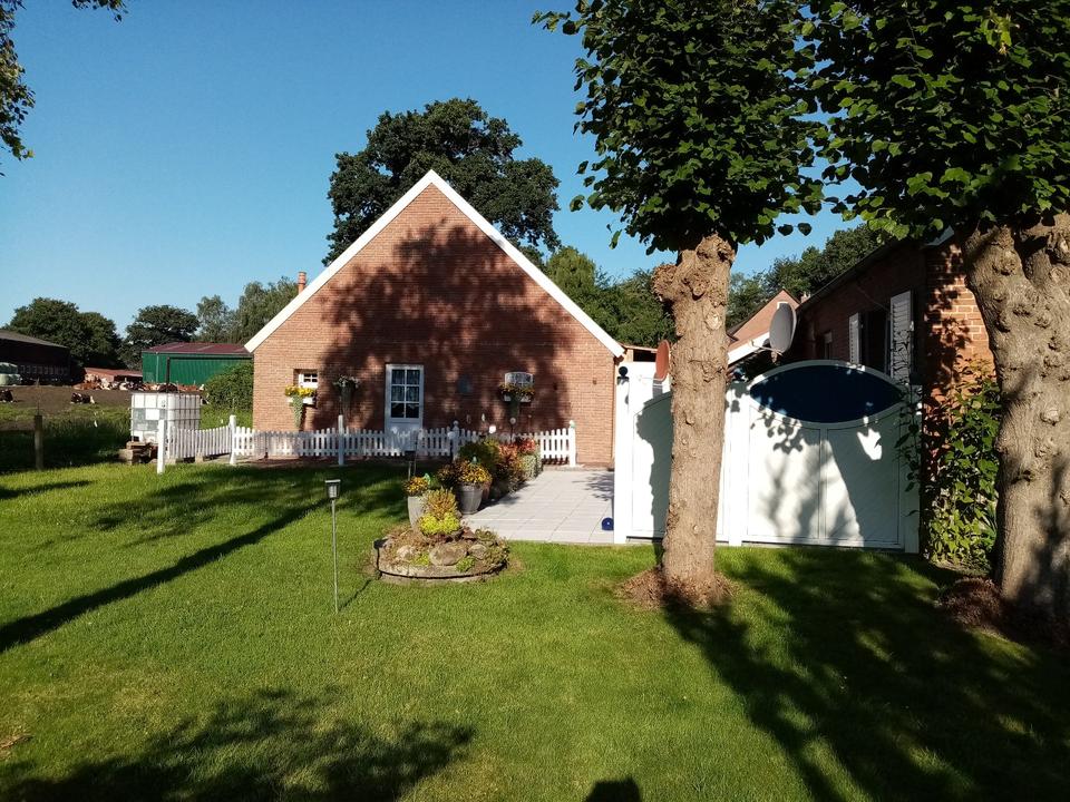 Thumbnail-Grungstück mit kleinem älterem Nebengebäude zu verkaufen