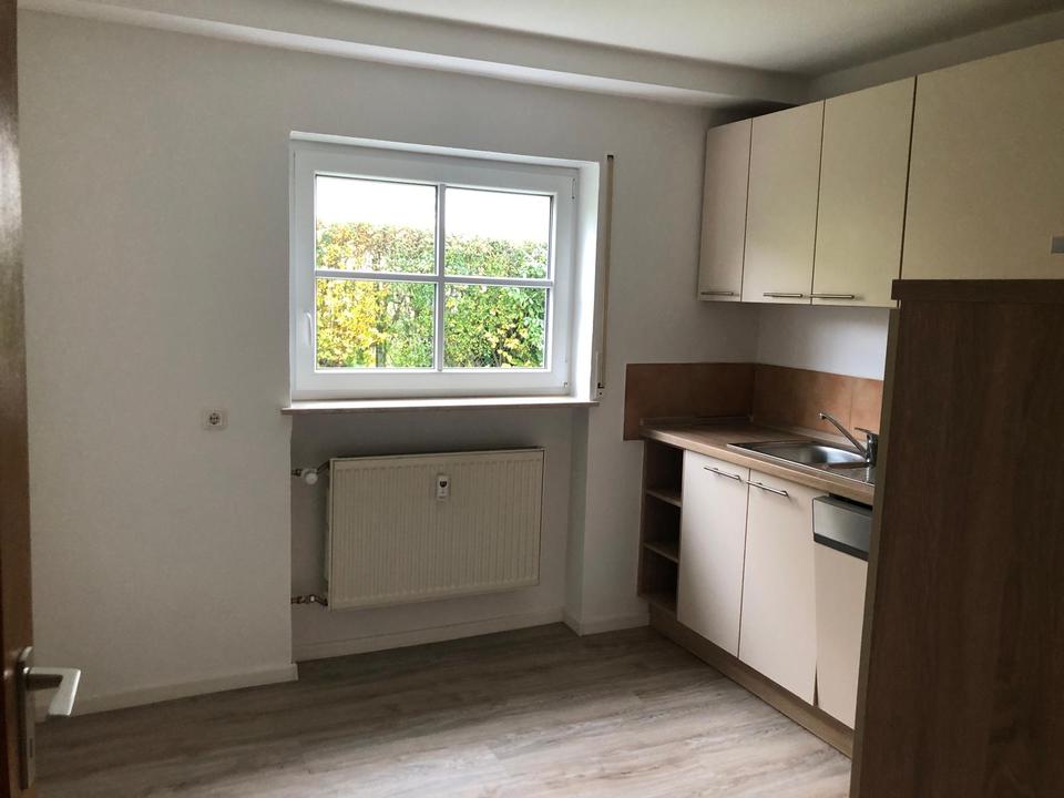 Thumbnail-3 Zimmer Souterrainwohnung