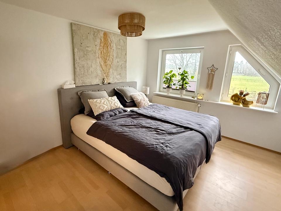 Thumbnail-Großzügige und helle Dachgeschosswohnung - wohnen im grünen