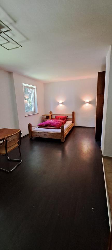 Thumbnail-Künstler-WG hat zwei Zimmer frei