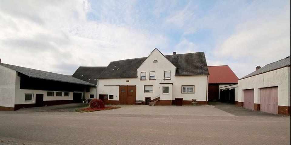 Thumbnail-ehemaliger Bauernhof mit vielen Lagerflächen