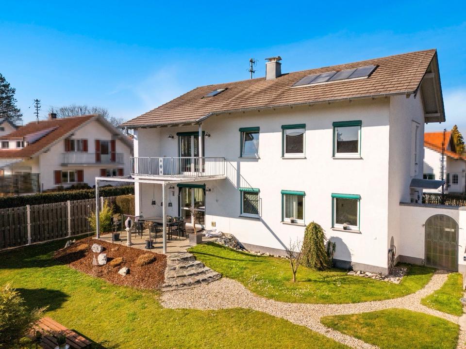 Thumbnail-Zweifamilienhaus mit großen Grundstück , Lautrach von Privat