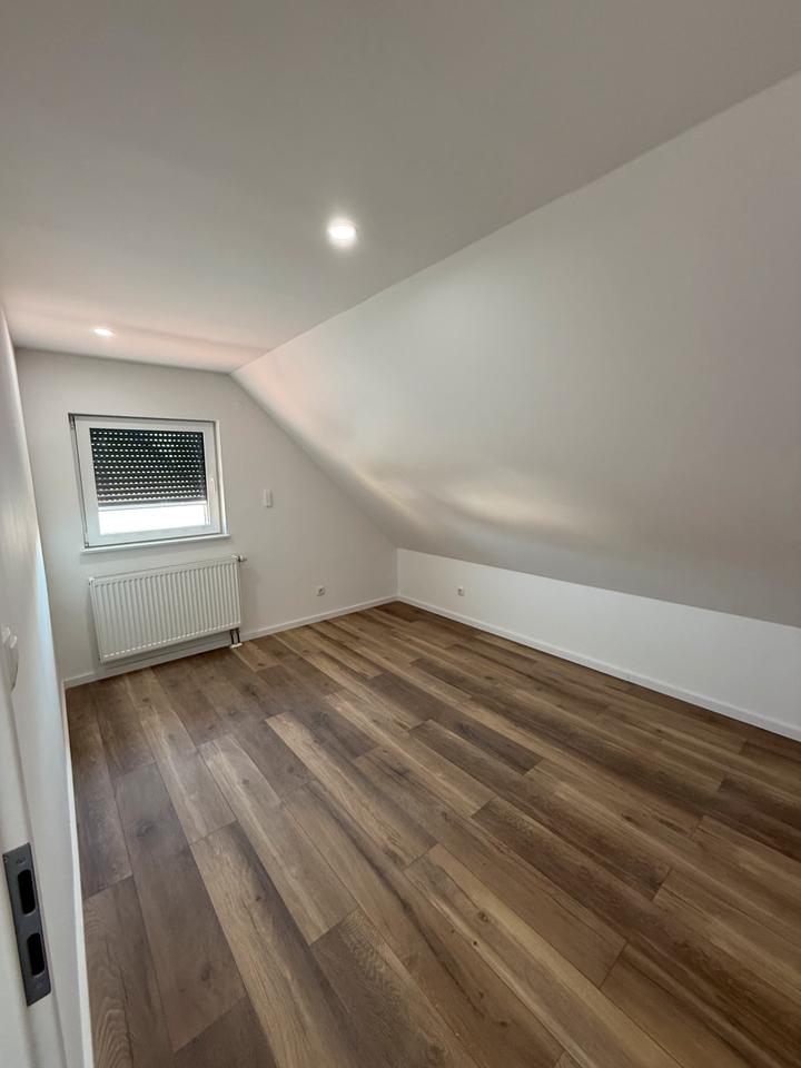 Thumbnail-2-Zimmer Dachgeschoss Wohnung in Lampertheim