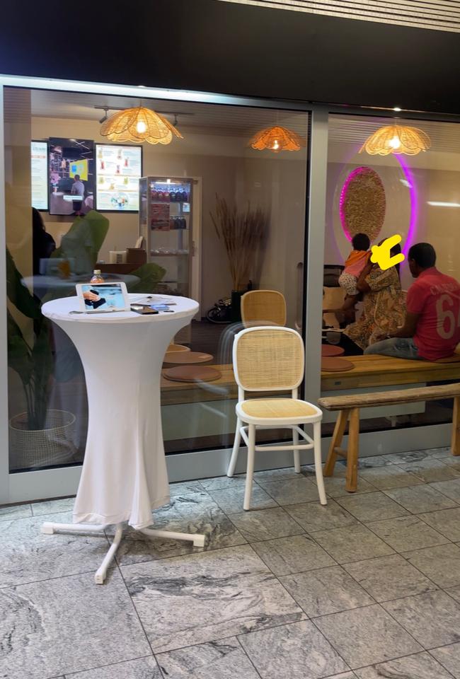 Thumbnail-Cafe in der Sandhofpassage Frankfurt zur Übernahme