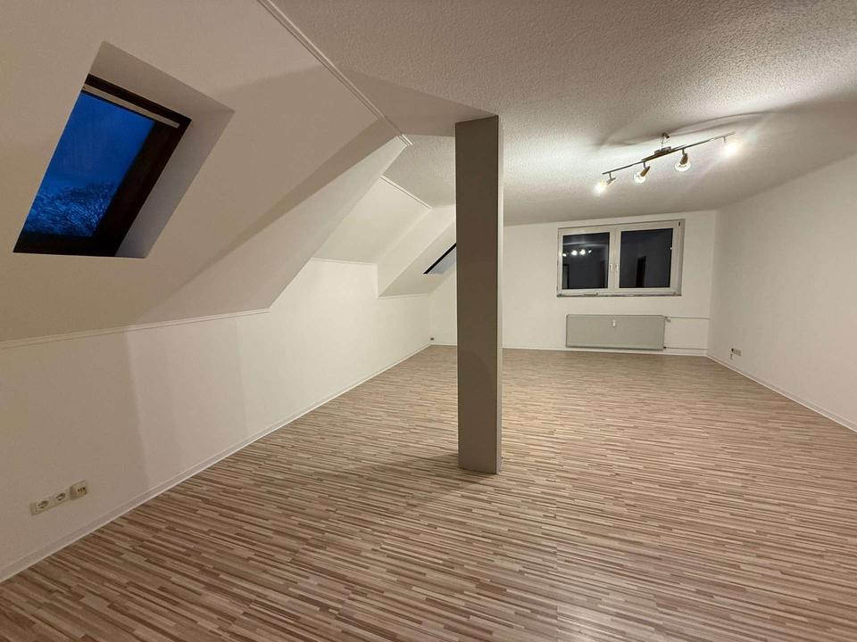 Thumbnail-gemütliche zwei Zimmer Dachgeschosswohnung mitten in Lage