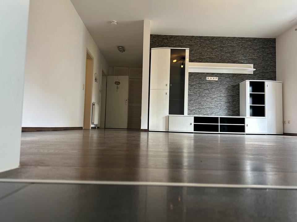 Thumbnail-Helle 3-Zimmer Wohnung mit Balkon in Offenbach-Buch