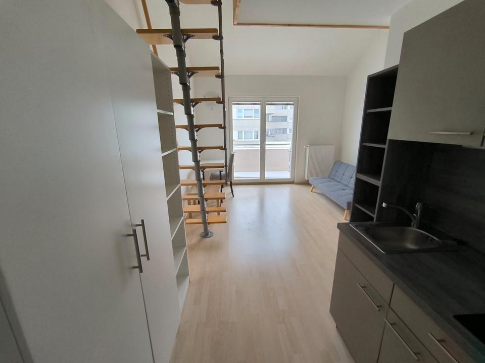 Thumbnail-#2.03# Schöne ruhige vollmöbl. Galeriewohnung. Ab Juli.