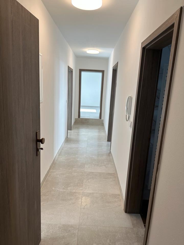 Thumbnail-Drei Zimmerwohnung. Frisch komplett renoviert. Zur Vermietung