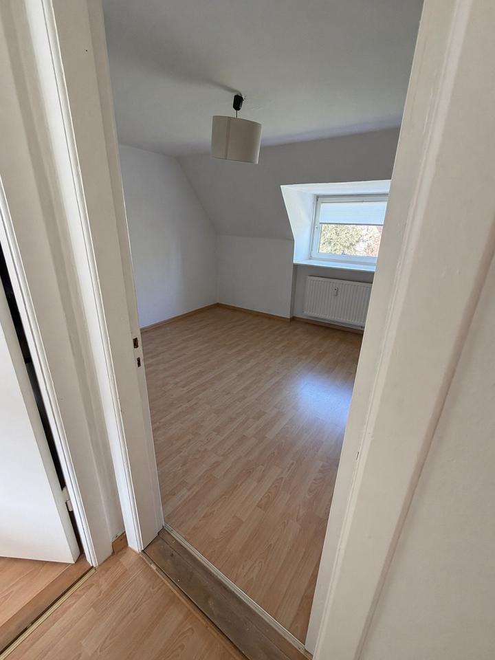 Thumbnail-2 Zimmer Dachgeschoss Wohnung