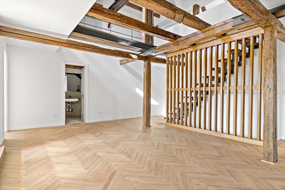 Thumbnail-Wohnen mit Galerie-Flair – Einzigartige Maisonette-Wohnung über drei Etagen!