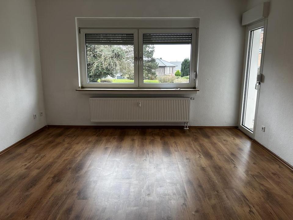 Thumbnail-3 Zimmer Wohnung mit Balkon ab sofort Verfügbar
