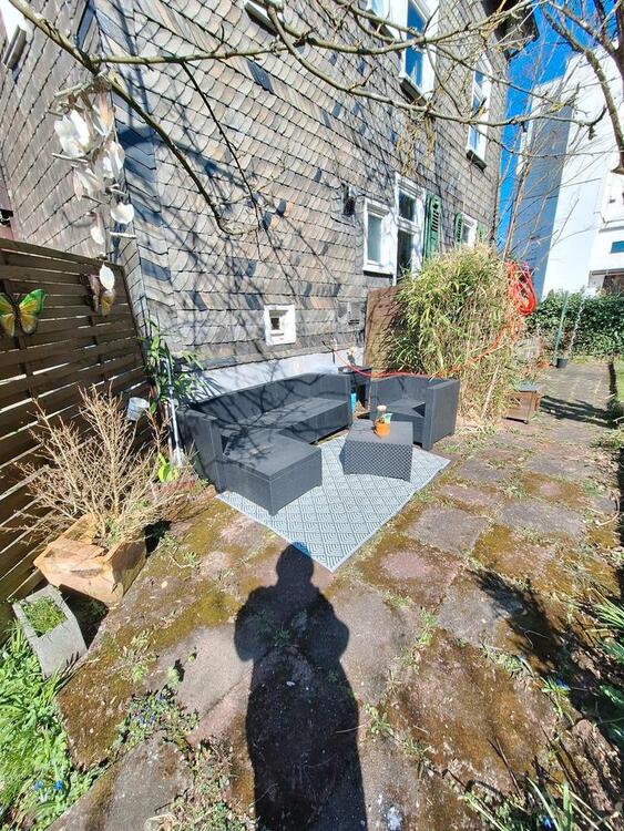 Thumbnail-Attraktive 2,5-Zimmer-Wohnung mit Garten, Carport, zentrale Lage