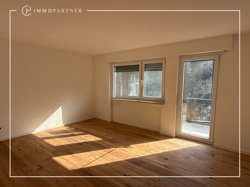 Thumbnail-Kernsanierte 4 Zimmer-Wohnung mit Balkon und großzügigem Wohnbereich