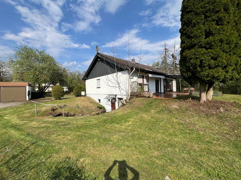 Thumbnail-Freistehendes Einfamilienhaus mit großem Garten in Bruckberg