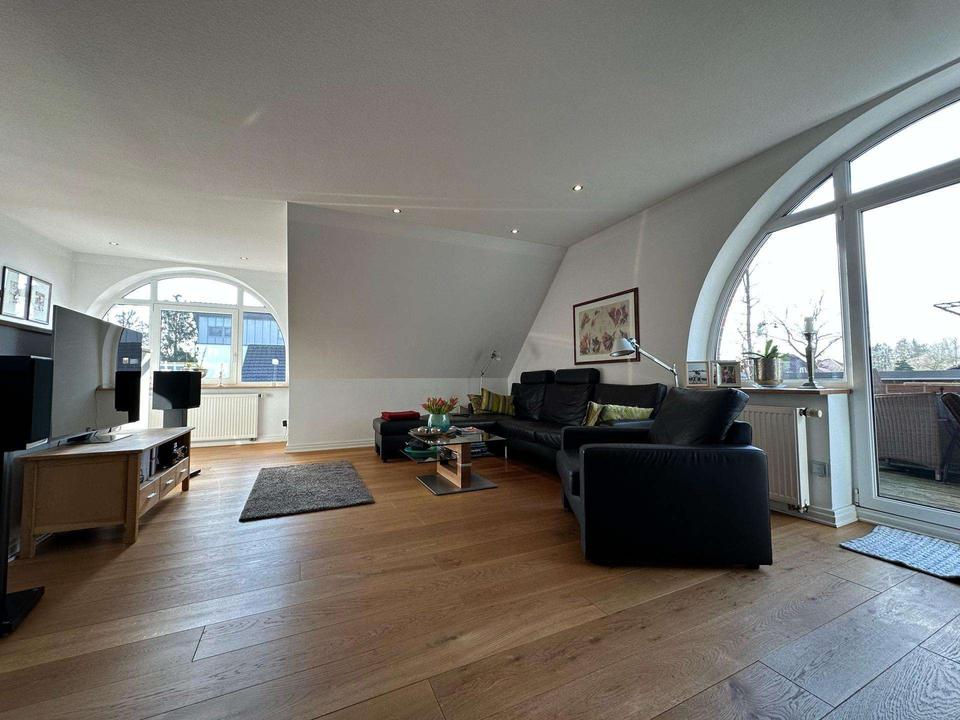 Thumbnail-Großzügige Etagenwohnung mit Balkon in einem Zweifamilienhaus