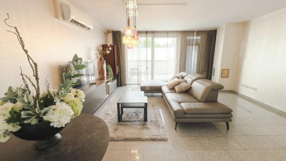 Thumbnail-Voll möblierte 2-Zimmer Wohnung direkt an der Johanneskirche. Ab sofort verfügbar