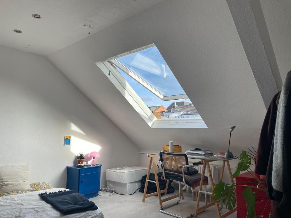 Thumbnail-Gemütliches WG Zimmer im Dachgeschoss in der Frankenstraße