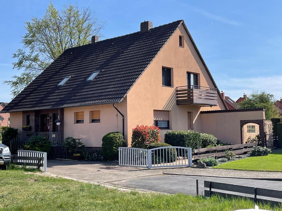 Thumbnail-2-Familienhaus, + Wohnbereich im Souterrain, direkt in Uetze