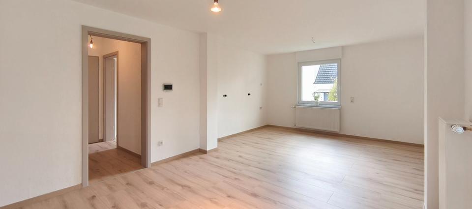 Thumbnail-Hochwertige kernsanierte 2 Zimmer EG WG 88 m² Terasse