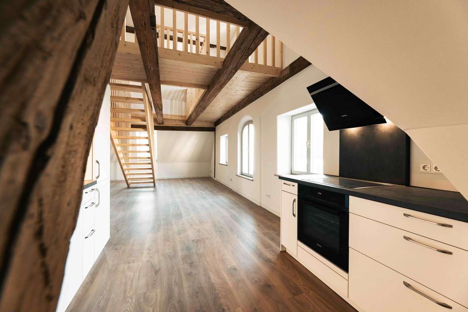 Thumbnail-Generation 55Plus: Exklusive 3-Zimmerwohnung in herrschaftlichem Anwesen mit optimaler Infrastruktur