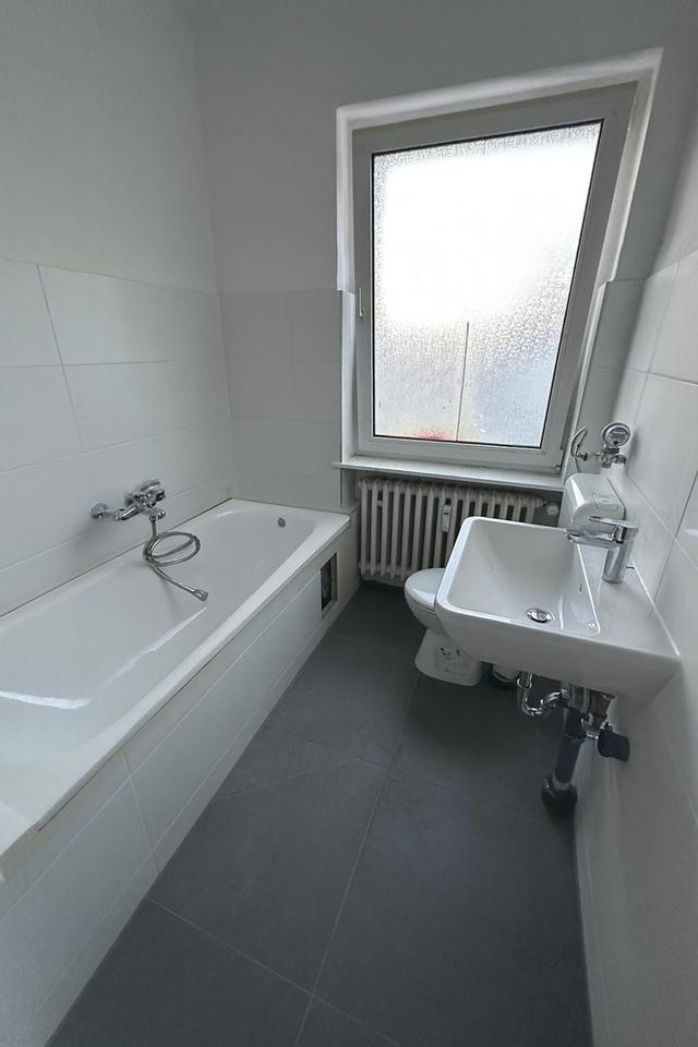 Thumbnail-Frisch sanierte 2-Zimmer Wohnung in zentraler Lage in Helmstedt